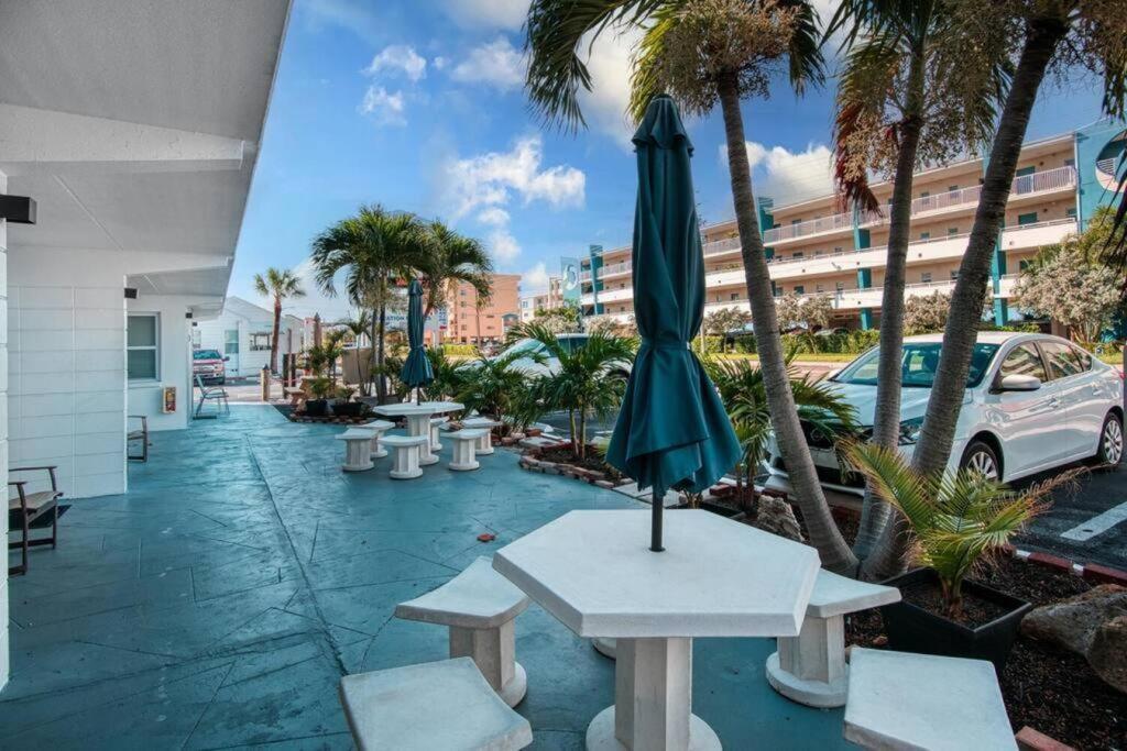 Sunset Beach Suites At Madeira Beach! Pet Friendly With Summer Breezes! - Suite 6 St. Pete Beach Luaran gambar
