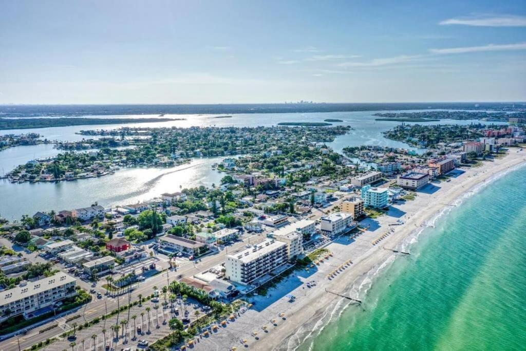 Sunset Beach Suites At Madeira Beach! Pet Friendly With Summer Breezes! - Suite 6 St. Pete Beach Luaran gambar